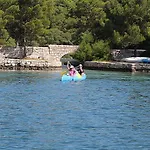 Mljet Sunset بومينا